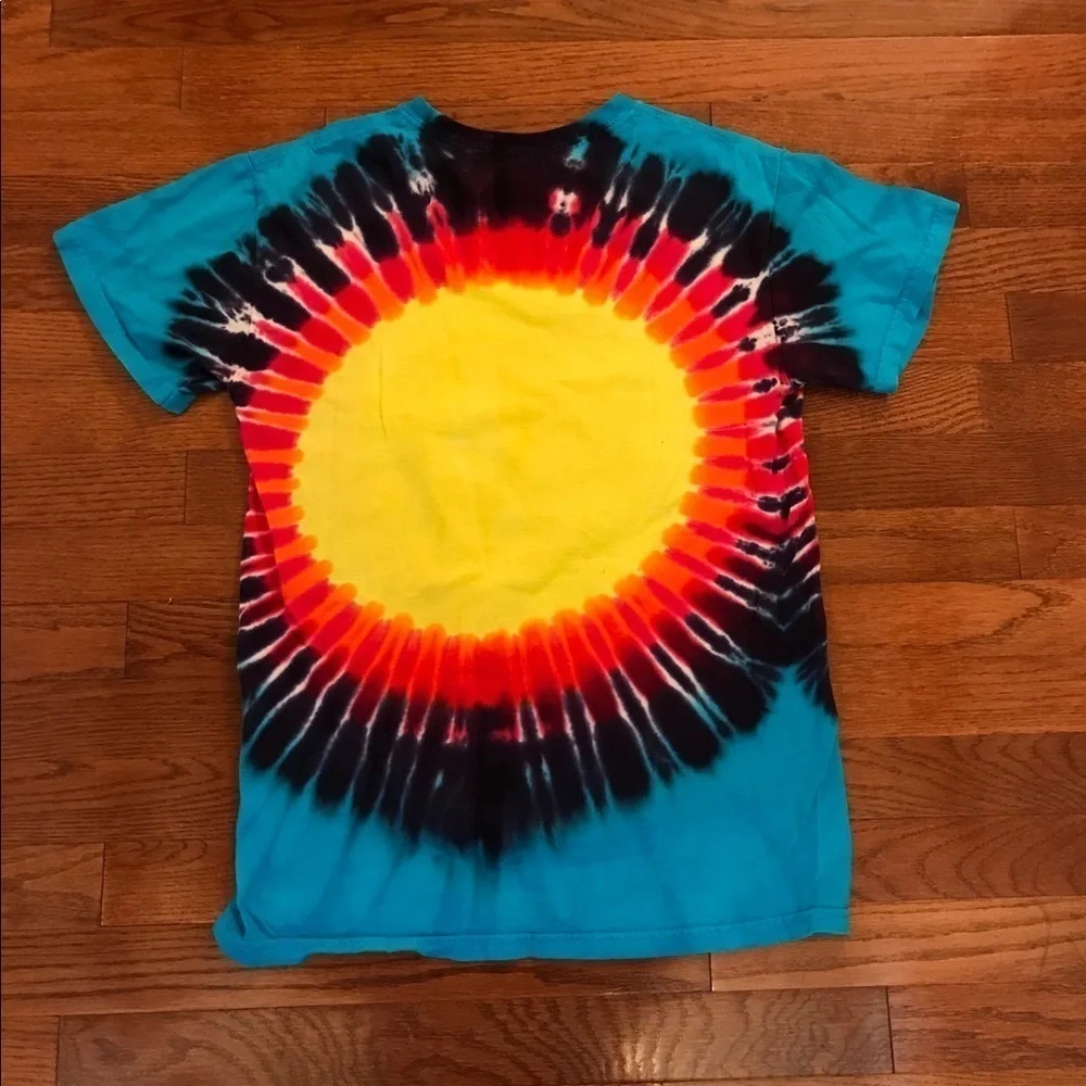 SOCCER TIE DYE MENS USED T-SHIRT SMALL